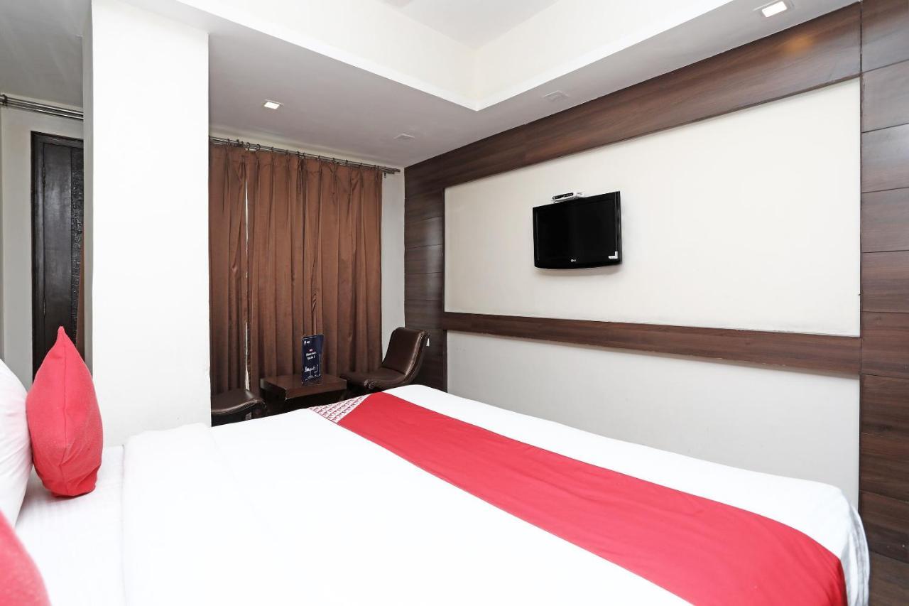 Oyo 4956 Hotel Maharaja Palace Канпур Экстерьер фото
