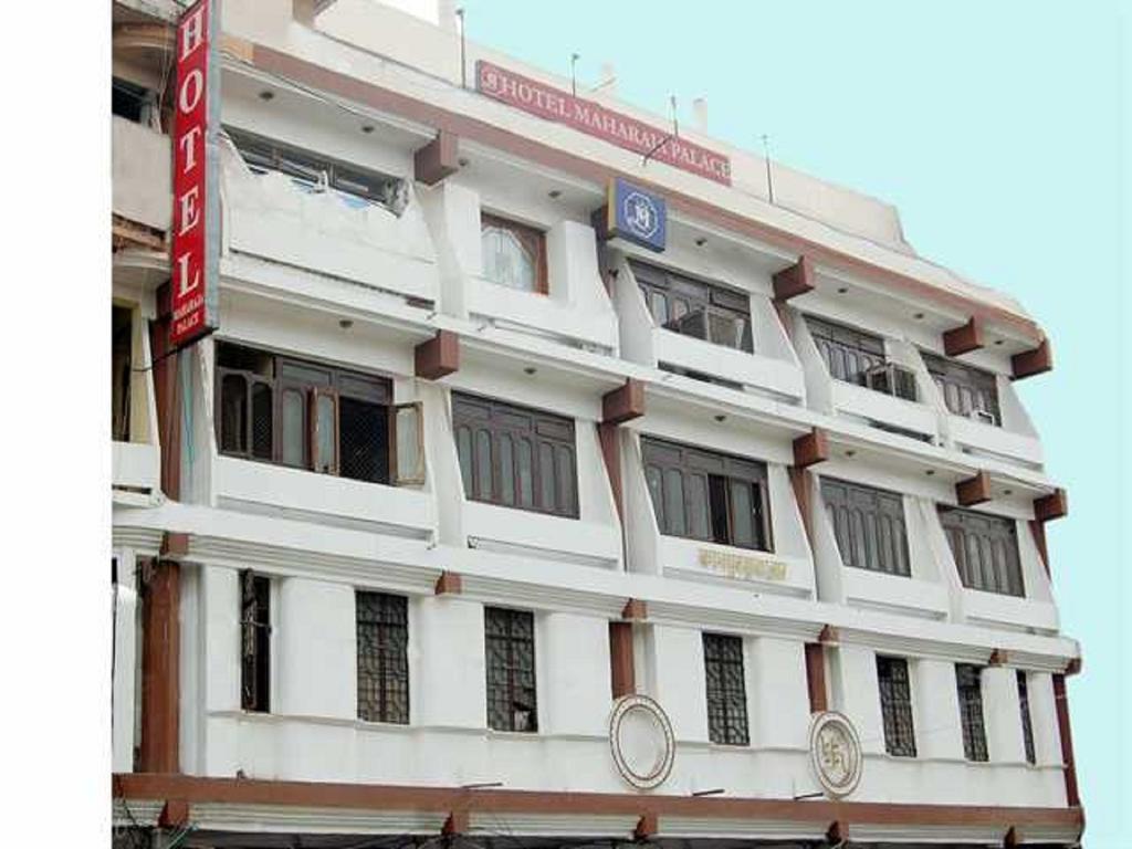 Oyo 4956 Hotel Maharaja Palace Канпур Экстерьер фото